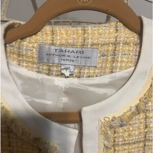 Beautiful Tahari Suit by Larry Levine Size (14) Petite